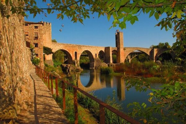 BESALU MEDIEVAL Y BANYOLES | 79€